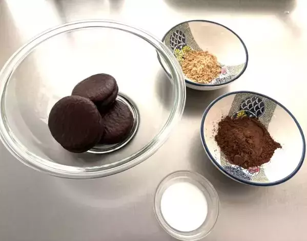 「電子レンジで30秒」　牛乳をかけた『チョコパイ』を加熱すると？「想像を超えてた！」