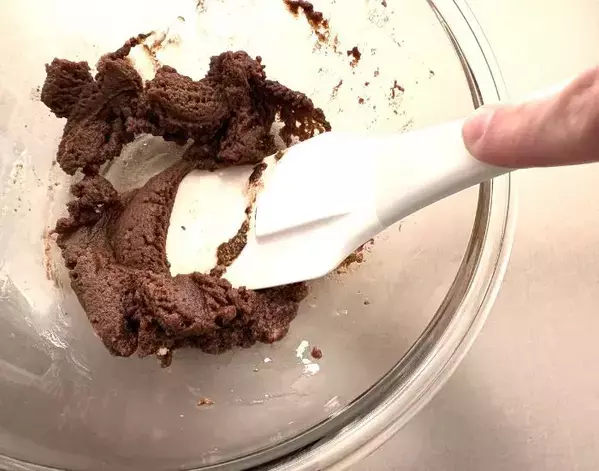 「電子レンジで30秒」　牛乳をかけた『チョコパイ』を加熱すると？「想像を超えてた！」