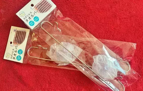 ちょっとした隙間を有効活用！　セリアのタオルバーが「家中に貼りたい」