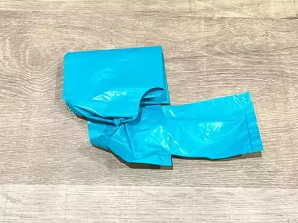 話題の『トートバッグ折り』を検証　『三角折り』より便利なレジ袋の畳み方手順