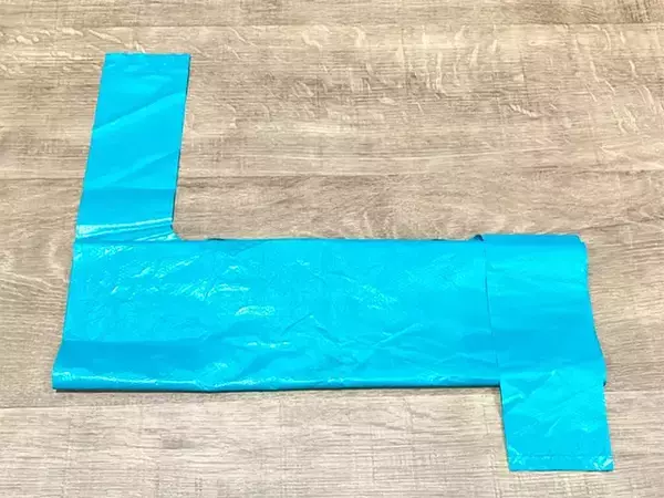 話題の『トートバッグ折り』を検証　『三角折り』より便利なレジ袋の畳み方手順