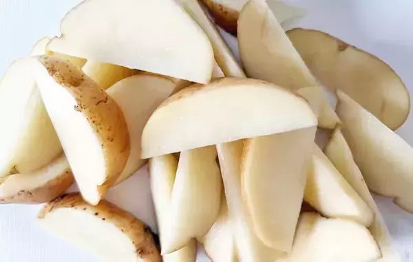 【15分で作れる】アイラップとレンジで作る『揚げないポテト』に「子供がおかわり」「皿が空になった」