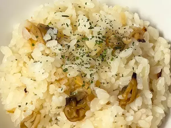 「絶対にうまい…」「ラクチンすぎる！」　パスタソースで作る炊き込みご飯レシピに、称賛の声