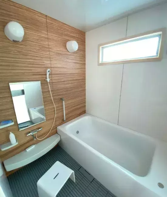 完璧な内装写真　でも、キッチンの床を見ると？　違和感に「脳がバグる」「すごいの一言」