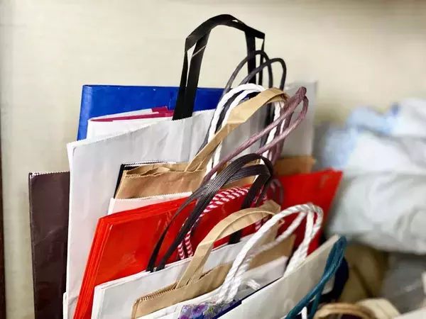 野菜室の仕切りに紙袋が正解　スッキリ片づく裏技が目からウロコ！【整頓テク4選】