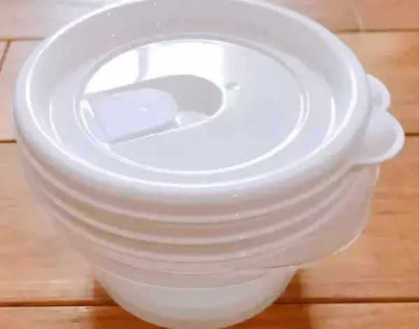 「もう捨てよう」と諦めていた保存容器　簡単すぎる復活テクに「ピカピカ」「嘘でしょ」【お手入れテク4選】