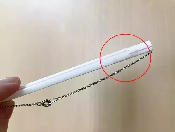 もうイライラしない！　絡まりやすいネックレスはラップやストローで持ち運ぶ