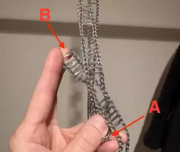 たった10分でクローゼットの収納力が2倍に　突っ張り棒を使った画期的な裏技