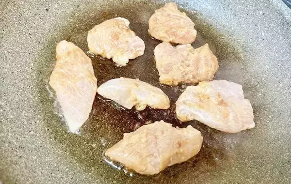 【調味料2つでOK！】　鶏むね肉の簡単な食べ方に「やわらかくておいしい！」