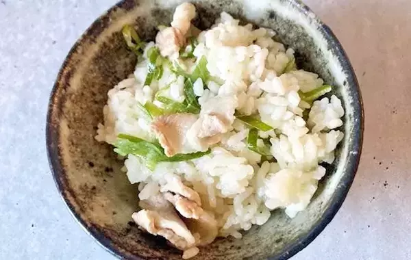 長ネギの『青い部分』捨てないで！　めんつゆと豚肉で作る、炊き込みご飯レシピ
