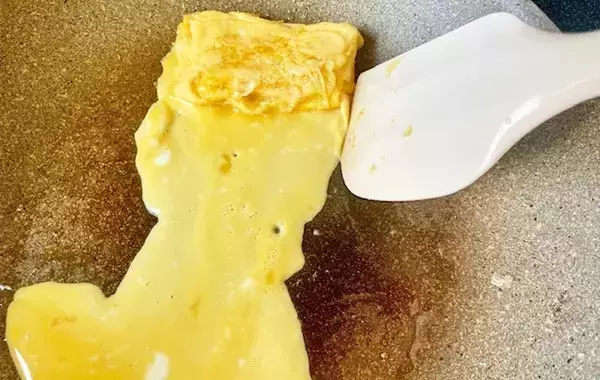 家に玉子焼き器がない！　代用のコツに「ちゃんとできた」「厚みもある」