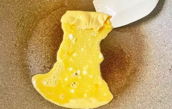 家に玉子焼き器がない！　代用のコツに「ちゃんとできた」「厚みもある」