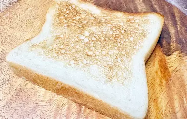 食パンに食べ飽きた時はこれ！　子どもが喜ぶ『イチゴ大福風トースト』アレンジ術
