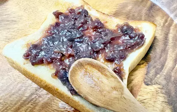 食パンに食べ飽きた時はこれ！　子どもが喜ぶ『イチゴ大福風トースト』アレンジ術