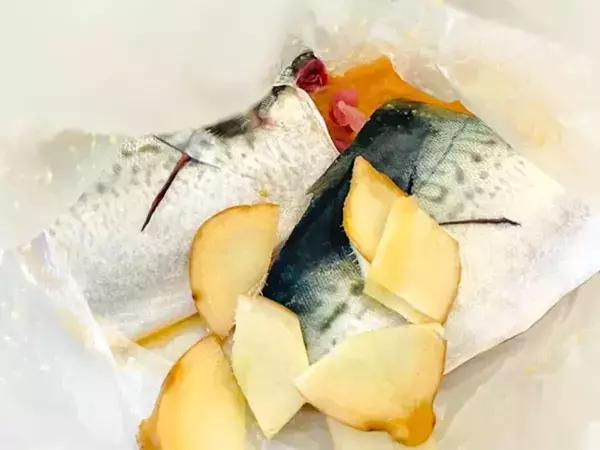 【30分で作れる】ポリ袋に全部入れて、鍋にポイッ！　失敗知らずのサバの味噌煮に、夫も感動