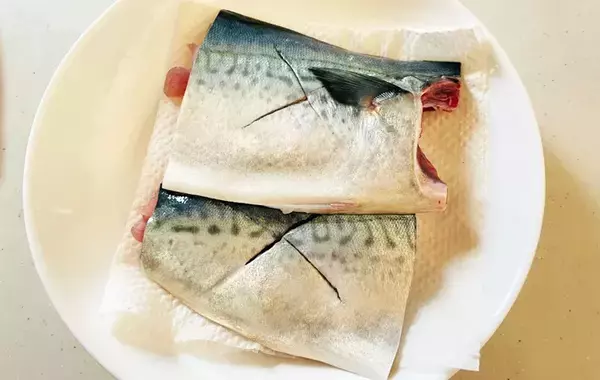 【30分で作れる】ポリ袋に全部入れて、鍋にポイッ！　失敗知らずのサバの味噌煮に、夫も感動