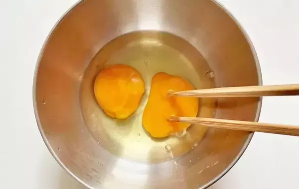 「食感がよくておいしい」と夫が気に入った！　玉子焼きに加えたのは？