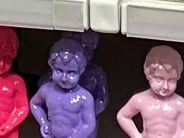 「画像がバグったのかと思った！」 完璧すぎるお土産の陳列が、完全に目の錯覚