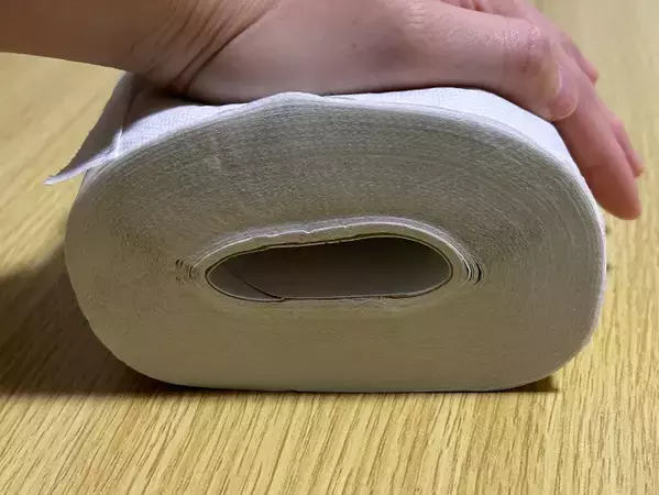 【30秒でできる】　トイレットペーパーから芯を抜く方法！　レジャーや避難用に便利