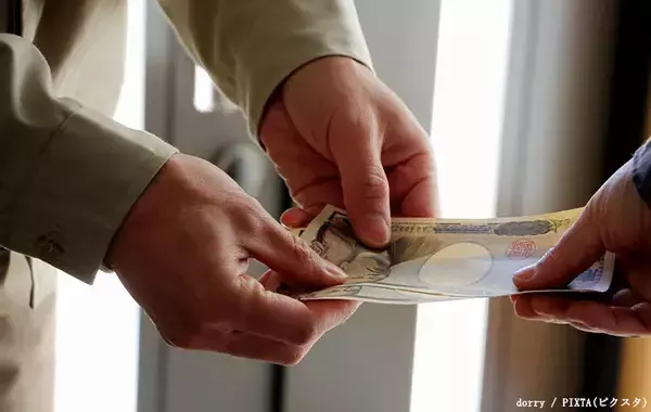 【実体験】道端で1万円を拾ったら？　交番に届けた後の流れを紹介