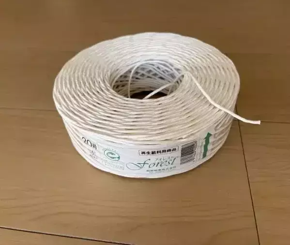 ビニールひもは十字に置いて！　本をガッチリ固定して『一発』でほどく方法に救われた