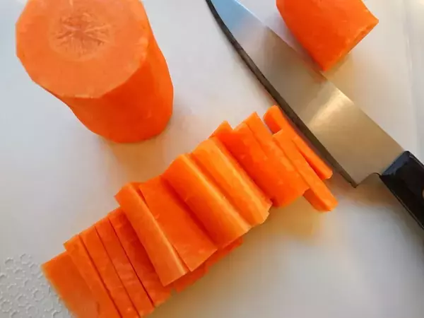 企業が教える『まな板の正しい漂白』　意外な目安時間に「これからは気をつける」【暮らしの知恵4選】