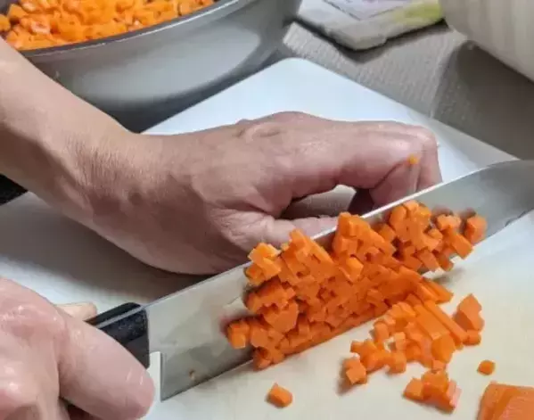 企業が教える『まな板の正しい漂白』　意外な目安時間に「これからは気をつける」【暮らしの知恵4選】