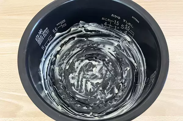 ホットケーキミックスに『2本』入れてみて！　簡単ケーキの“味つけ”に使ったのは…