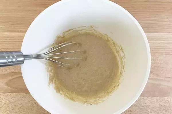 ホットケーキミックスに『2本』入れてみて！　簡単ケーキの“味つけ”に使ったのは…