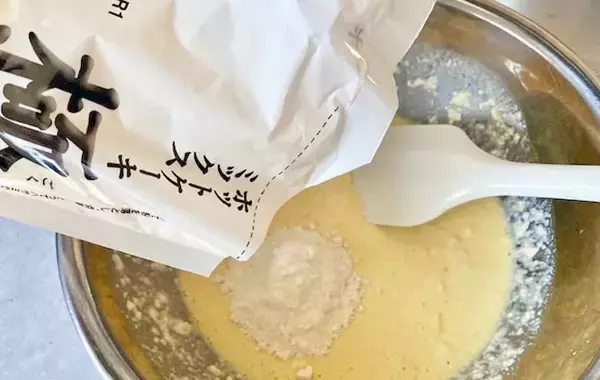 ホットケーキミックスに入れてみて！　モチモチになる裏技に「食べ応えバッチリ」「毎回入れたい」