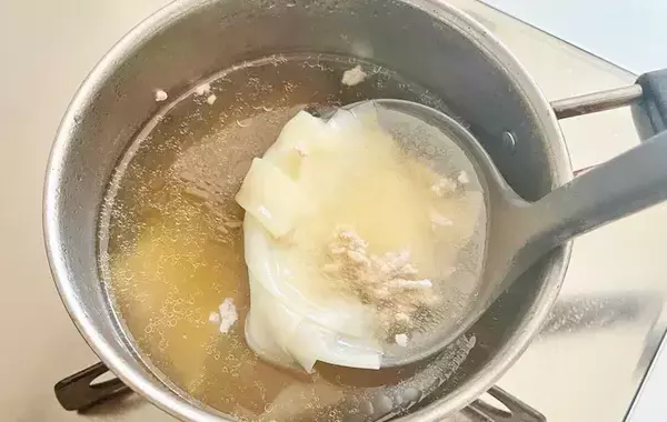 餃子の皮が余ったら作って！　息子がおかわりしたレシピがこちら【絶品スープの作り方】