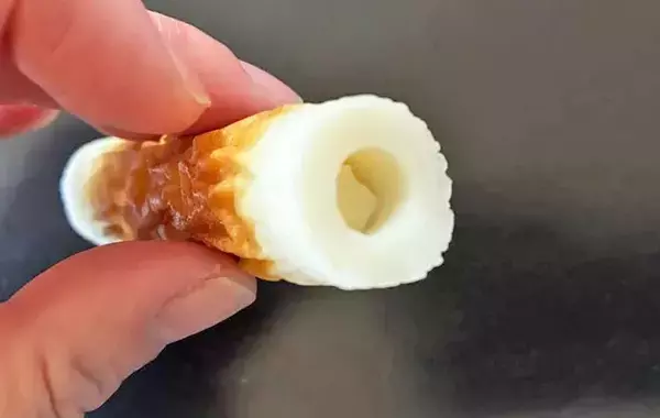 ちくわの両端を切って…　料理中のストレスが減る賢い裏ワザに「その手があったか！」