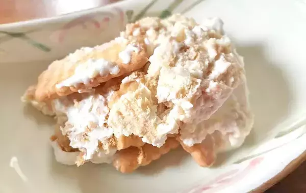 オーブンや火は一切不要　サブレとヨーグルトを重ねて冷やすだけ、ケーキレシピがうますぎた