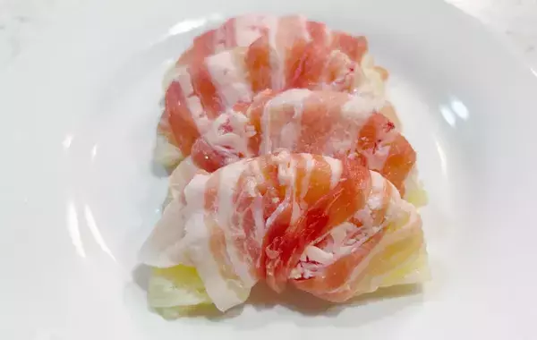 豚肉を巻いてみて！　甘じょっぱさがクセになる時短おかずに「夫が一口食べて大絶賛」