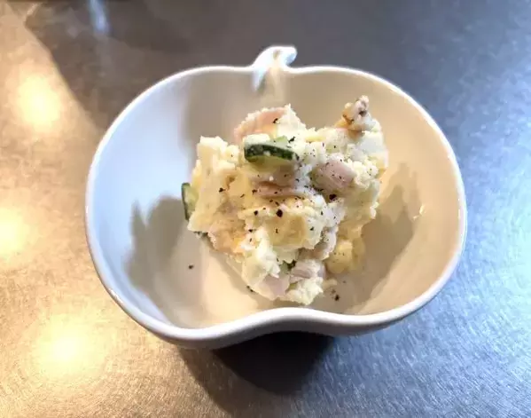 ジャガイモはもう茹でません！　手間のかかるポテトサラダ作りを一変させた方法
