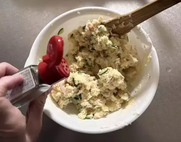 ジャガイモはもう茹でません！　手間のかかるポテトサラダ作りを一変させた方法