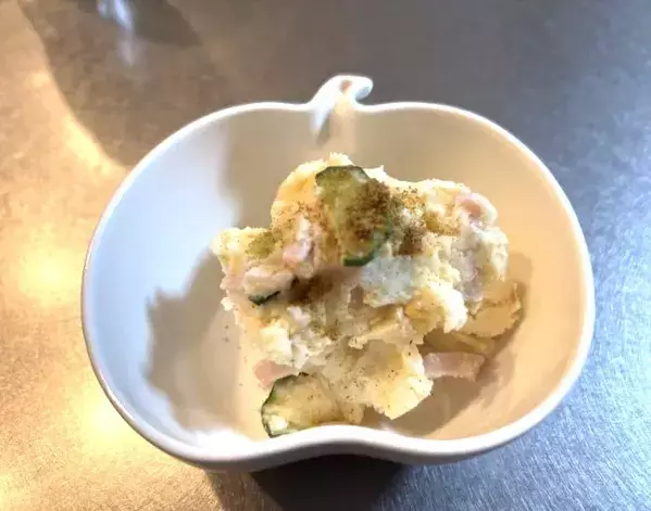 ジャガイモはもう茹でません！　手間のかかるポテトサラダ作りを一変させた方法