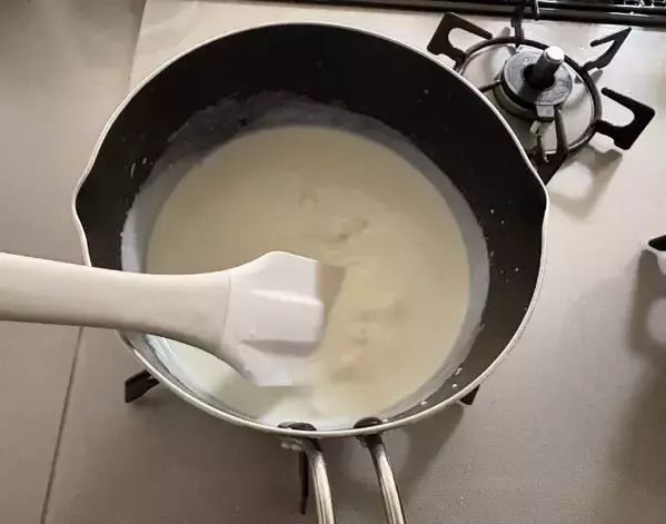 鍋で『数分』温めた6Pチーズ　まさかの変化にビックリ！
