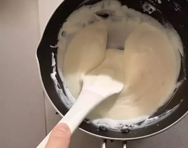 鍋で『数分』温めた6Pチーズ　まさかの変化にビックリ！