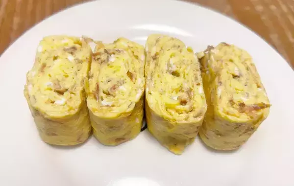 【時短】だし巻き玉子はもう出汁とらない！　卵液にバサッと入れるだけで「お店の味じゃん！」