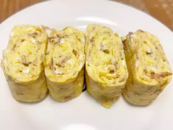 【時短】だし巻き玉子はもう出汁とらない！　卵液にバサッと入れるだけで「お店の味じゃん！」