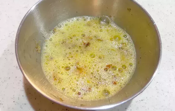 【時短】だし巻き玉子はもう出汁とらない！　卵液にバサッと入れるだけで「お店の味じゃん！」