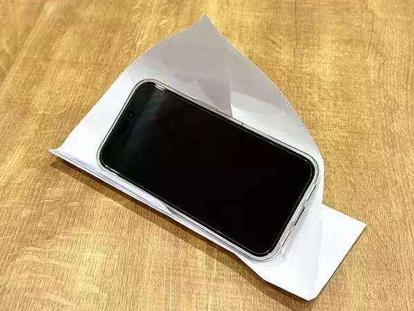 スマホスタンドが欲しいと思った時に！　紙1枚で実践できるライフハックに「目からウロコ」
