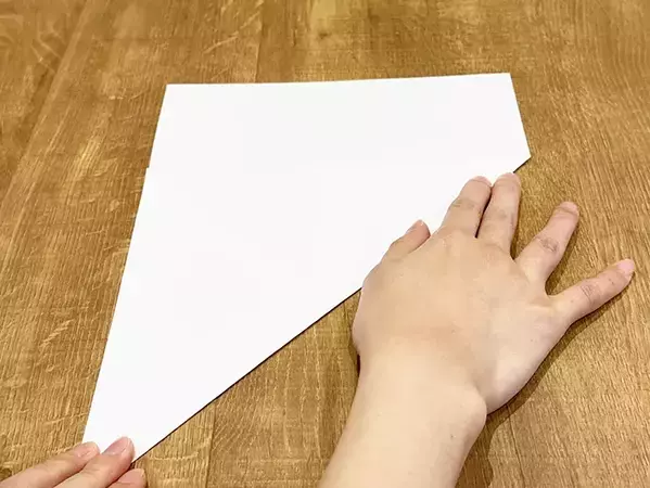 スマホスタンドが欲しいと思った時に！　紙1枚で実践できるライフハックに「目からウロコ」