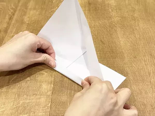 スマホスタンドが欲しいと思った時に！　紙1枚で実践できるライフハックに「目からウロコ」