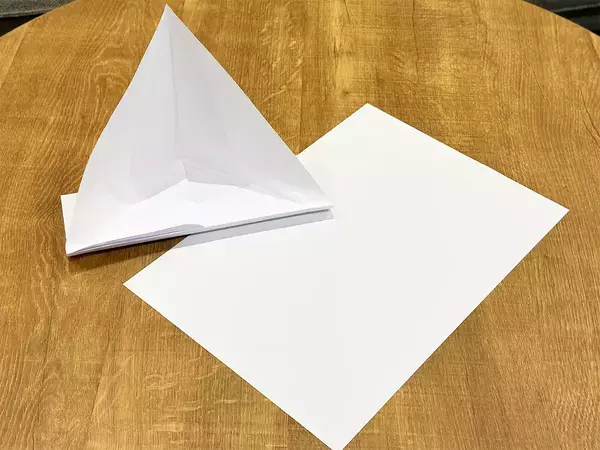 スマホスタンドが欲しいと思った時に！　紙1枚で実践できるライフハックに「目からウロコ」