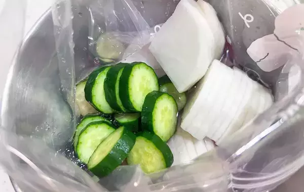 食べ終わった『岩下の新生姜』　ピンクの液の活用法に「もったいないことしてた！」