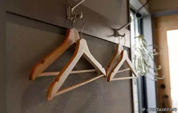 脱いだらすぐクローゼットに入れてない？　お気に入りのコートを長く着るための『3つの習慣』とは