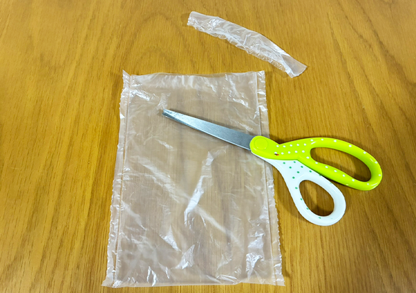 外出時に出たティッシュゴミ、衛生的に持ち帰る方法は？　0円でできる裏ワザに「もうないと困る！」