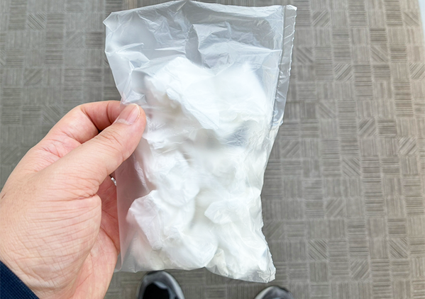 外出時に出たティッシュゴミ、衛生的に持ち帰る方法は？　0円でできる裏ワザに「もうないと困る！」